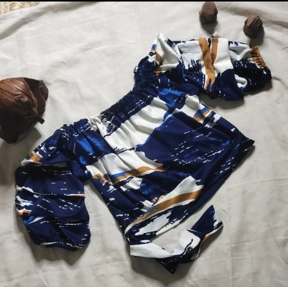 Baloon sleeve Ruffle crop top (fixed price ) - Picture 1 of 7